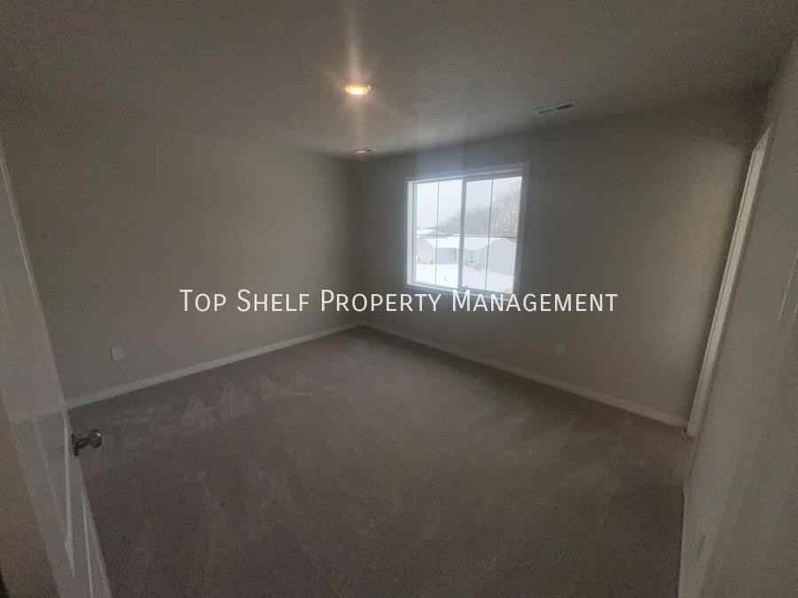 173 Ne 56th St - Photo 6 of 15