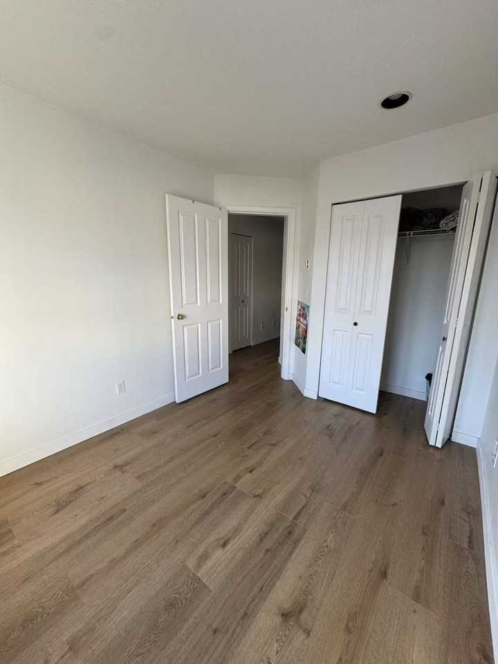 5800 Dover Crescent - Photo 6 of 11