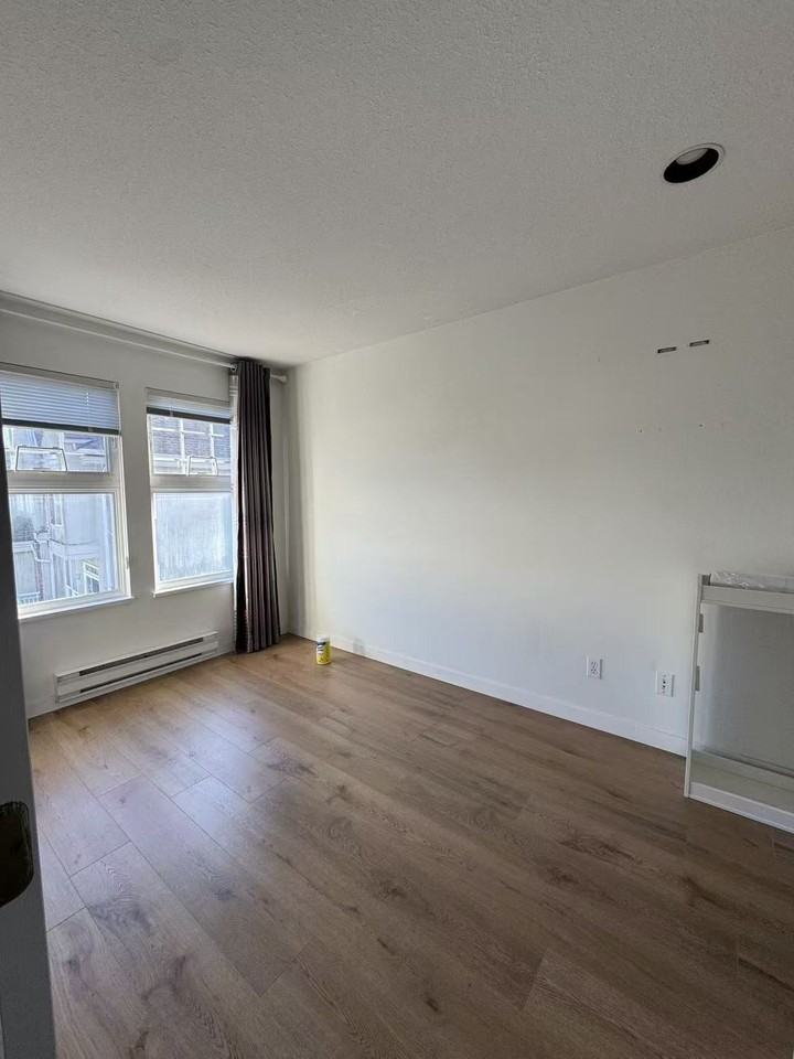 5800 Dover Crescent - Photo 7 of 11