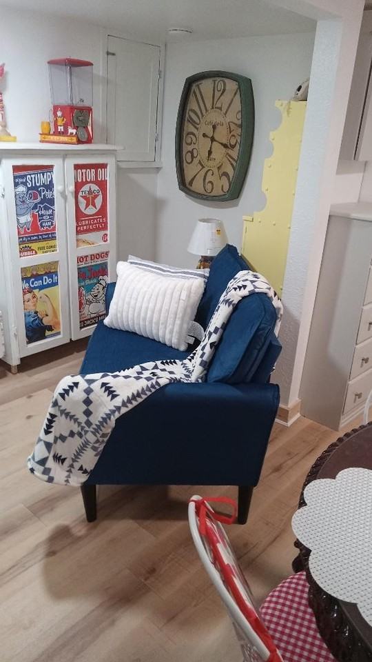 Gidding St & E 10th St - Photo 3 of 17