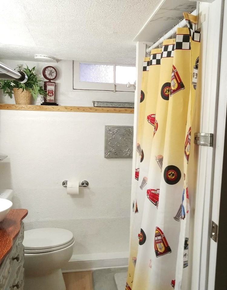 Gidding St & E 10th St - Photo 7 of 17