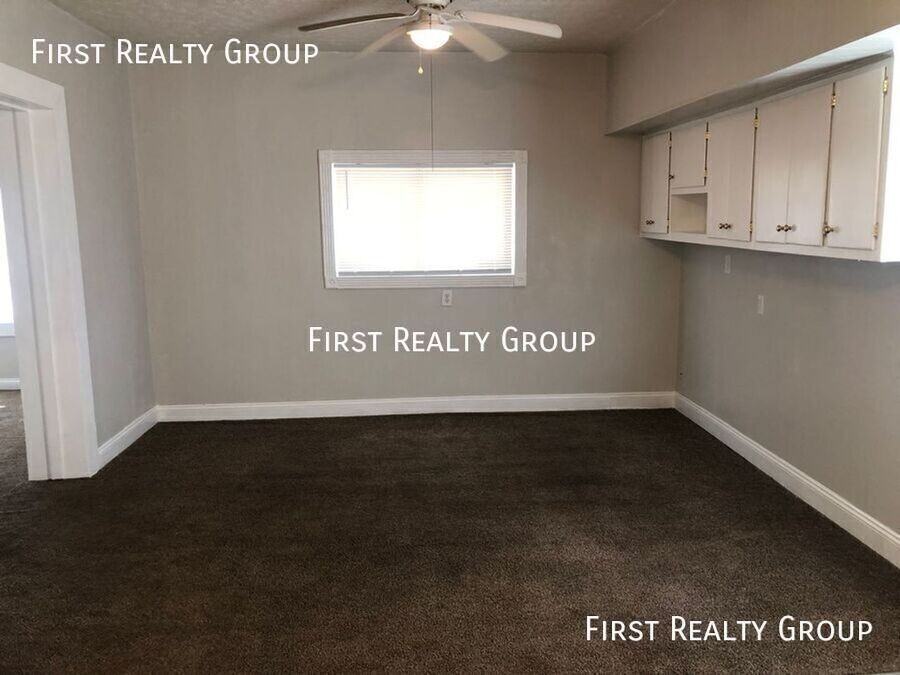 140 E Market St #A - Photo 4 of 14