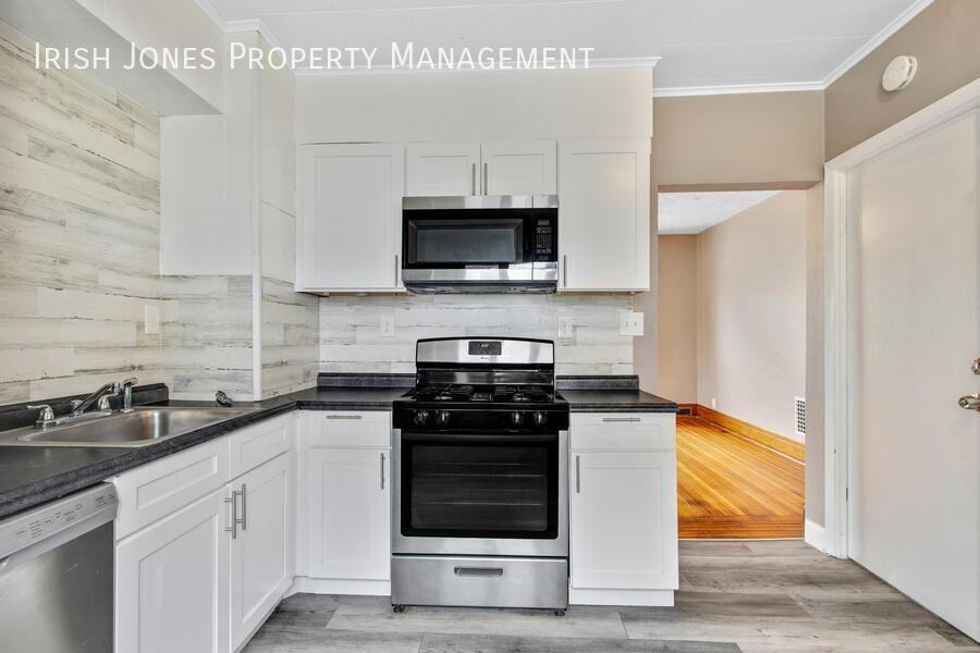 38 Rugby Rd - Photo 6 of 24