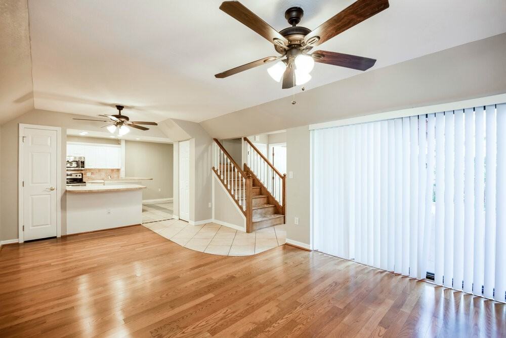 10907 Meadow Lark Cove Dr - Photo 2 of 16