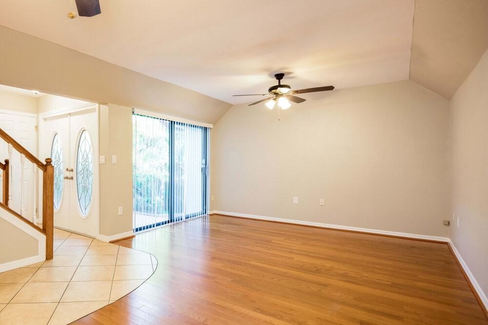 10907 Meadow Lark Cove Dr - Photo 3 of 16