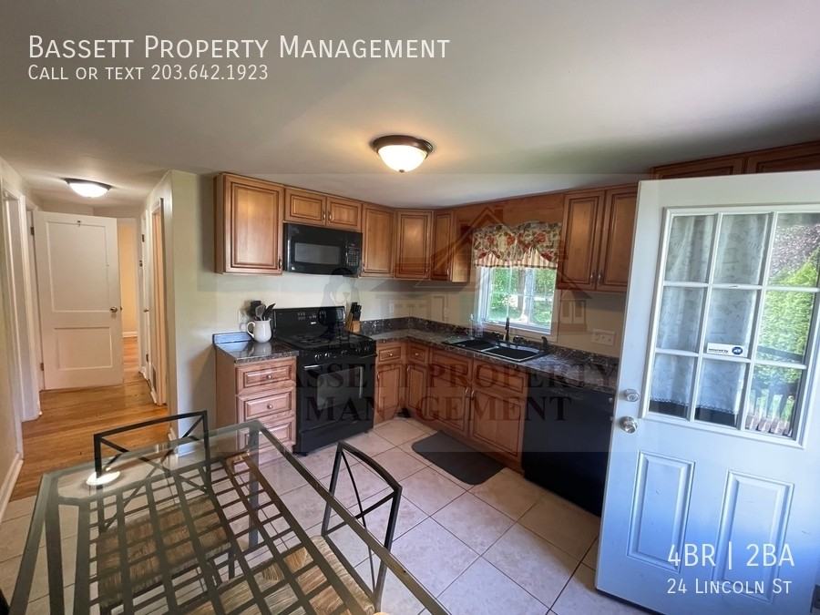 24 Lincoln St - Photo 6 of 36