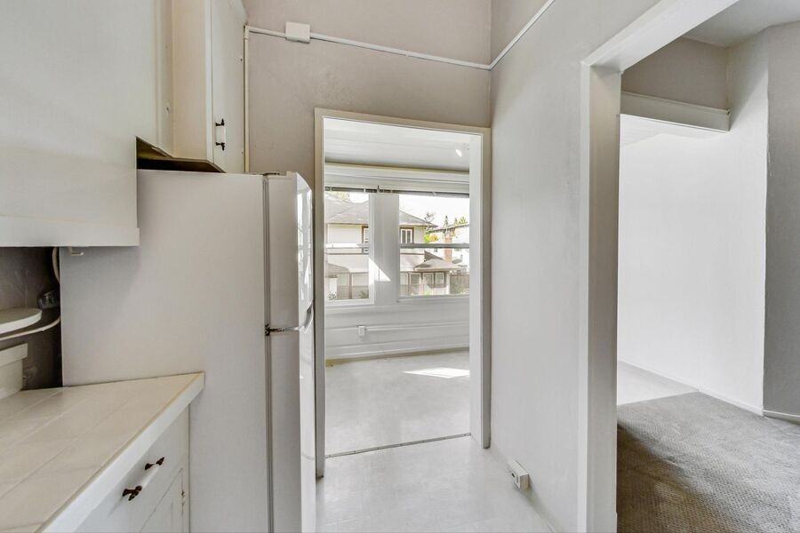 159 Emerson St #05 - Photo 2 of 32