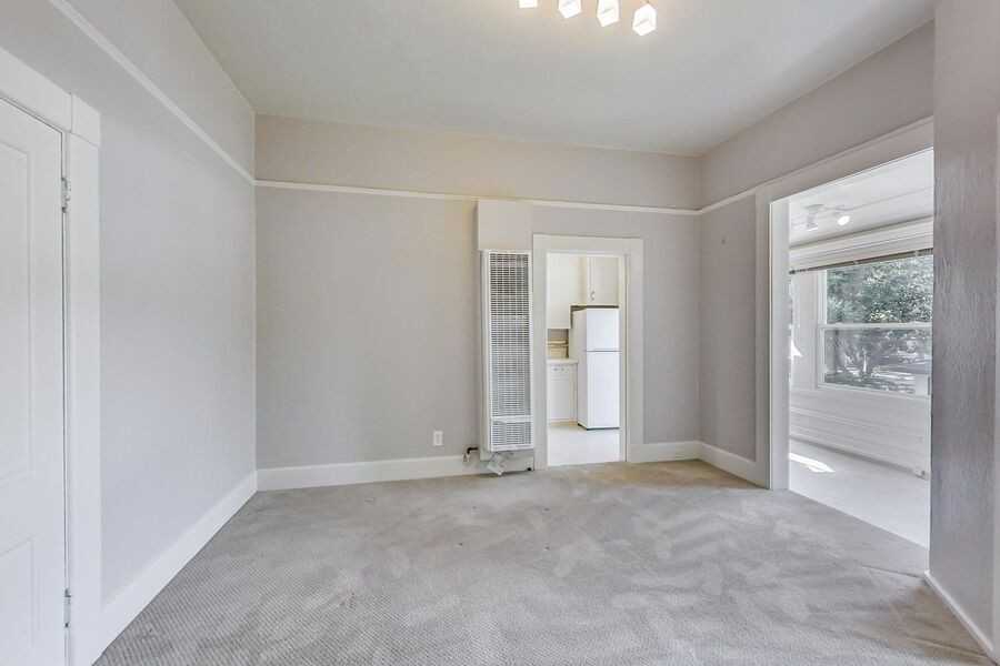 159 Emerson St #05 - Photo 6 of 32