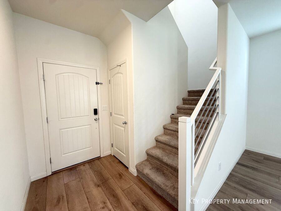 5414 Enchanted Rose St - Photo 2 of 36