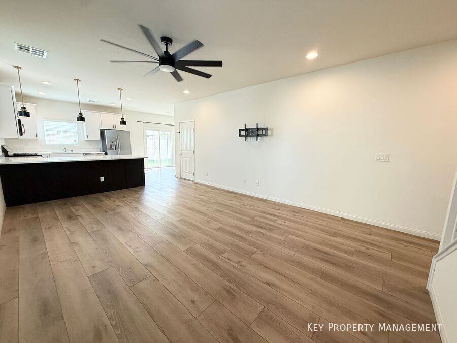 5414 Enchanted Rose St - Photo 5 of 36