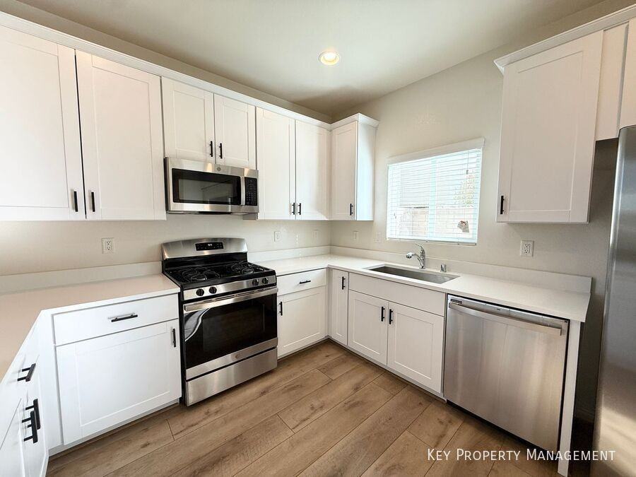 5414 Enchanted Rose St - Photo 7 of 36