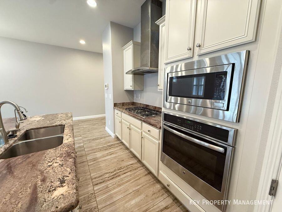 81 Einstein Ridge Way - Photo 7 of 27