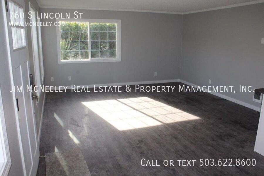 760 S Lincoln St - Photo 3 of 9