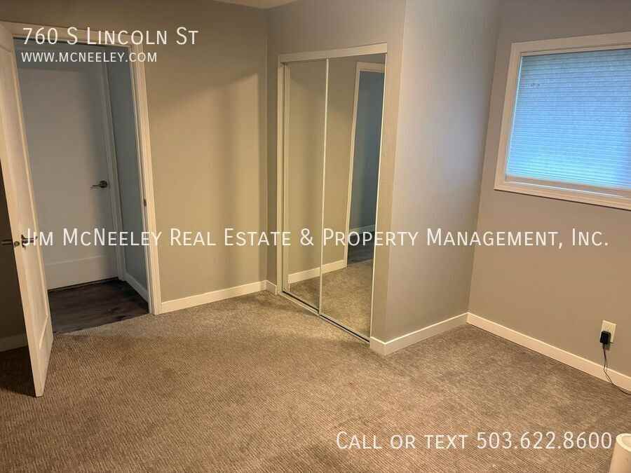 760 S Lincoln St - Photo 7 of 9