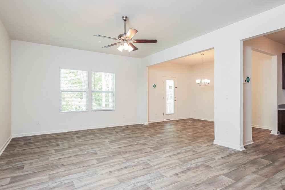 559 Green Willow Cir - Photo 4 of 17