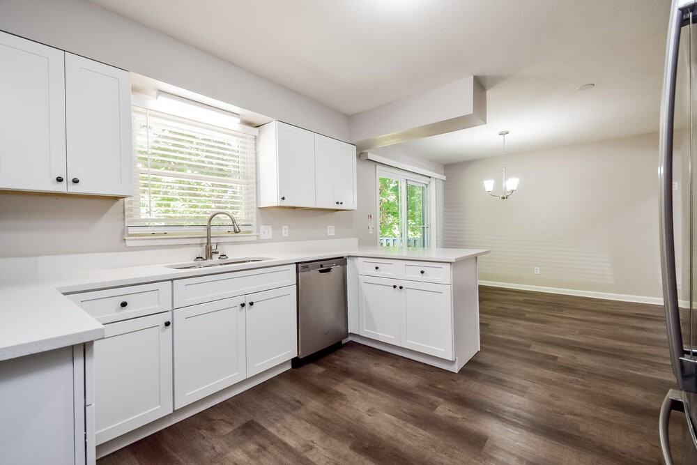 6022 Belle Meade Ct - Photo 5 of 16