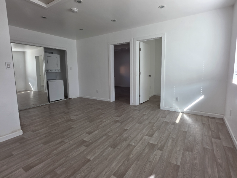 8034 Ney Ave - Photo 5 of 11