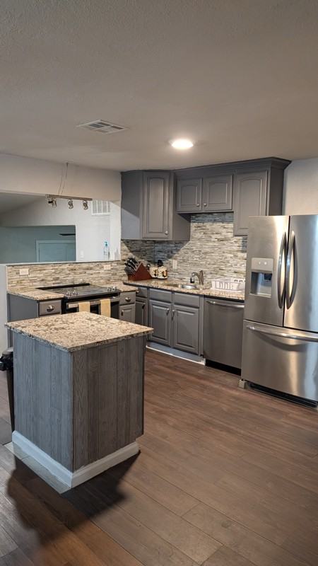 1004 Ne 28th St #1-2-3-4 - Photo 3 of 27