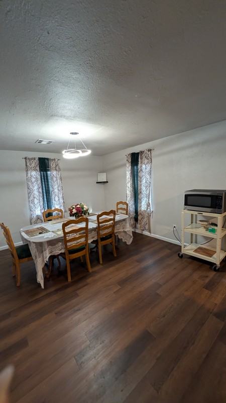 1004 Ne 28th St #1-2-3-4 - Photo 5 of 27