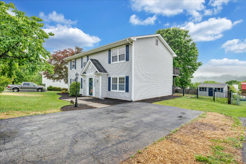 165 N Rome Dr - Photo 2 of 50