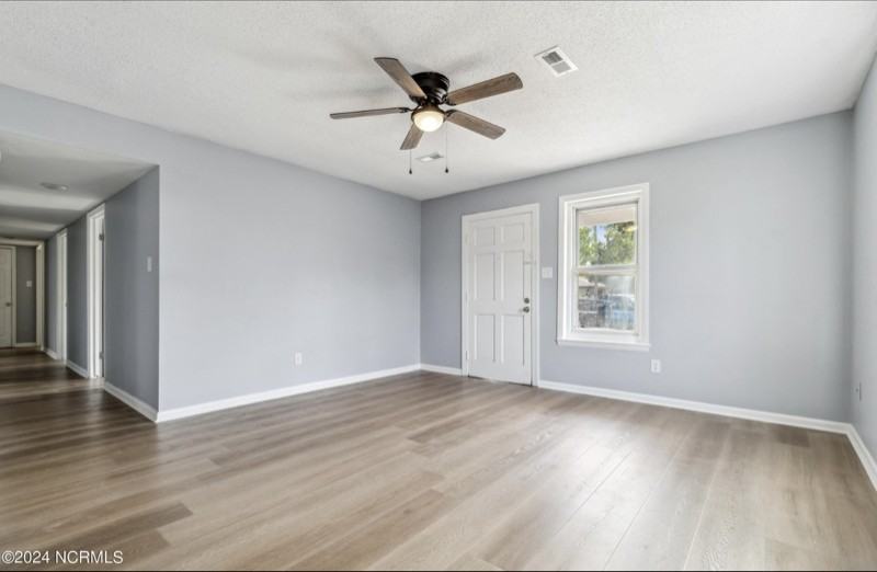 2703 Robeson St - Photo 6 of 19