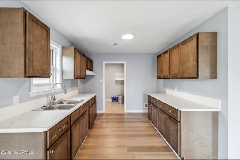 2703 Robeson St - Photo 7 of 19