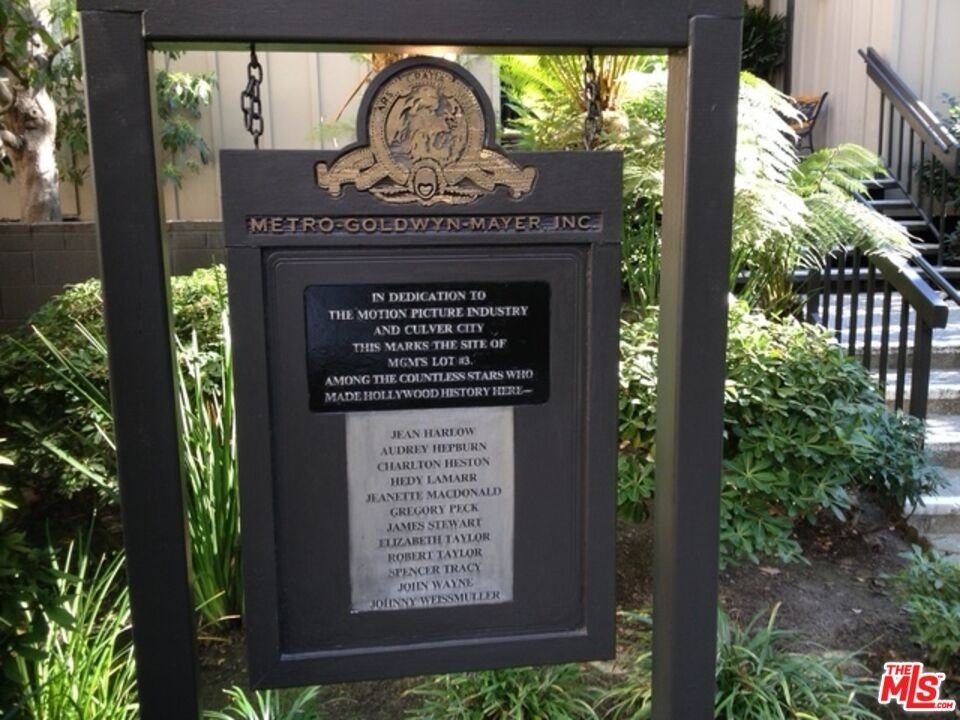 1115 Raintree Cir #1115 - Photo 4 of 10