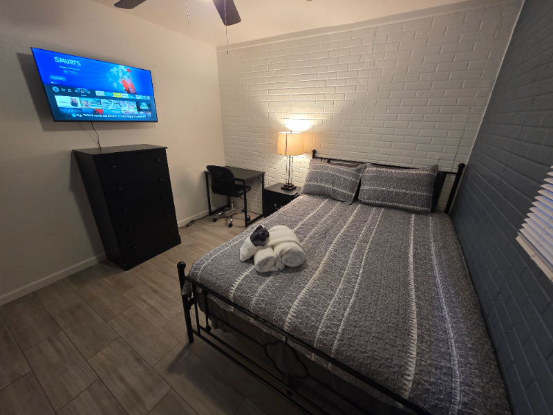 657 N Linden Cir #3 - Photo 2 of 13