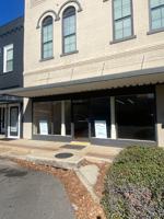 featured image of 605 605/607 E Commerce St #605
