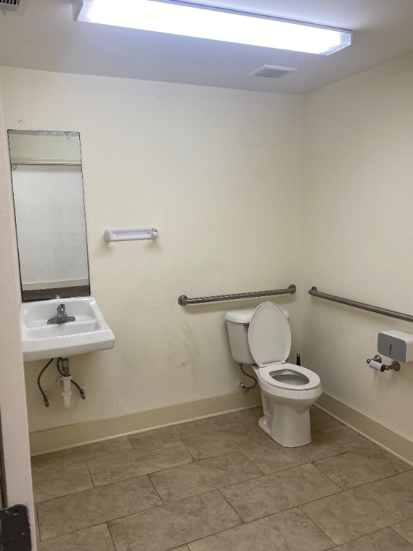 605 605/607 E Commerce St #605 - Photo 7 of 8