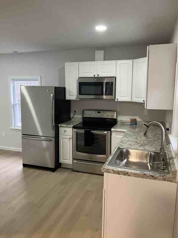 25 Beech St #B - Photo 4 of 20