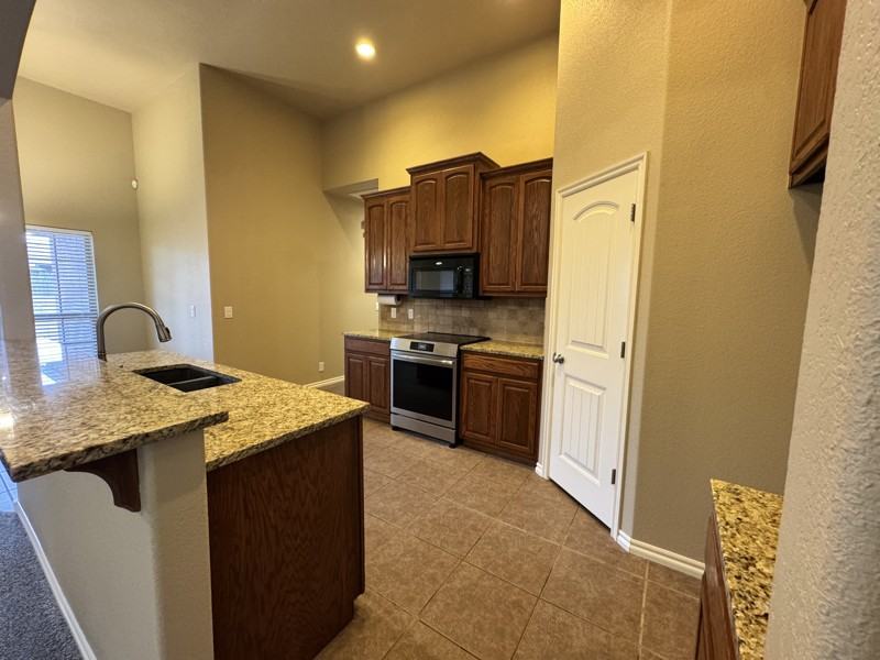 1801 E Jacksonville St - Photo 6 of 39