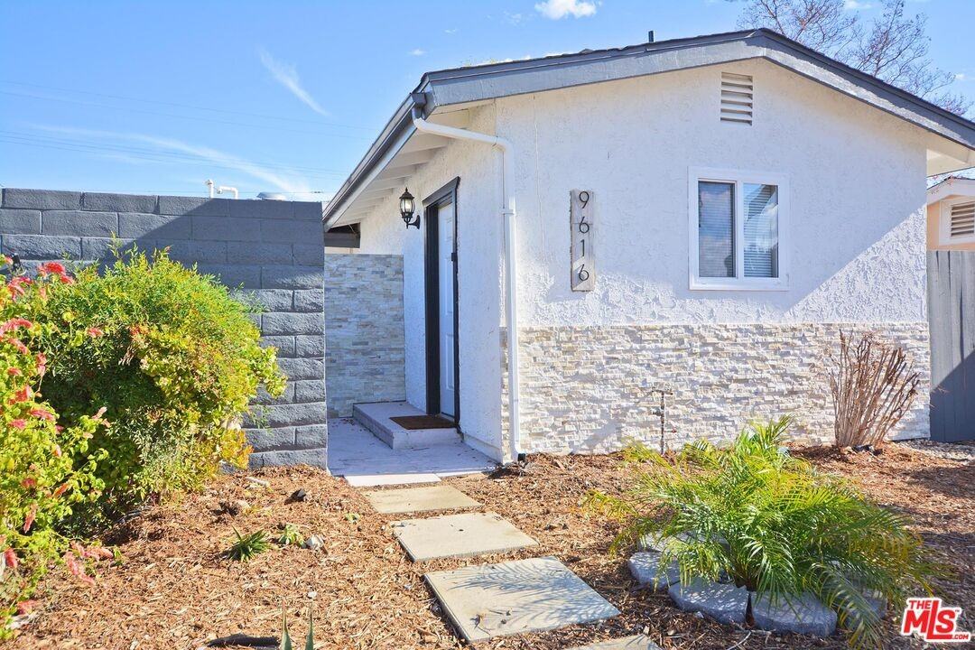 9616 Gerald Ave #9616 - Photo 6 of 33