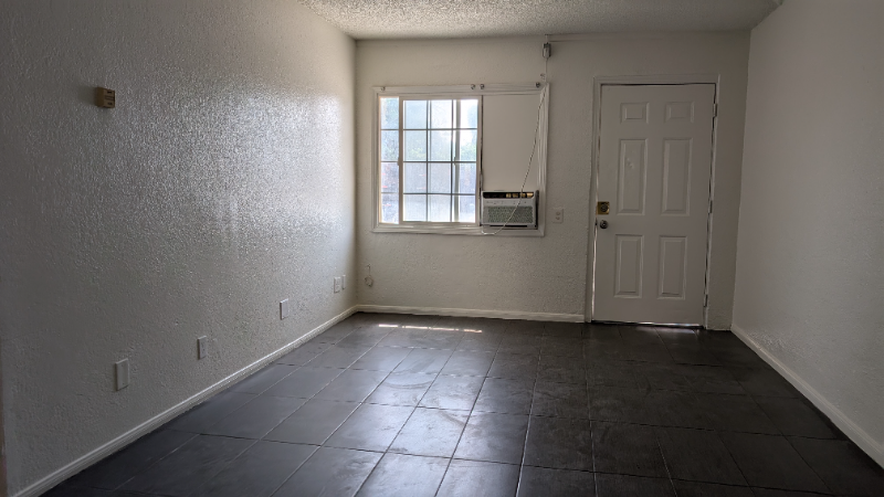 32350 Rancho Vista Dr - Photo 4 of 15