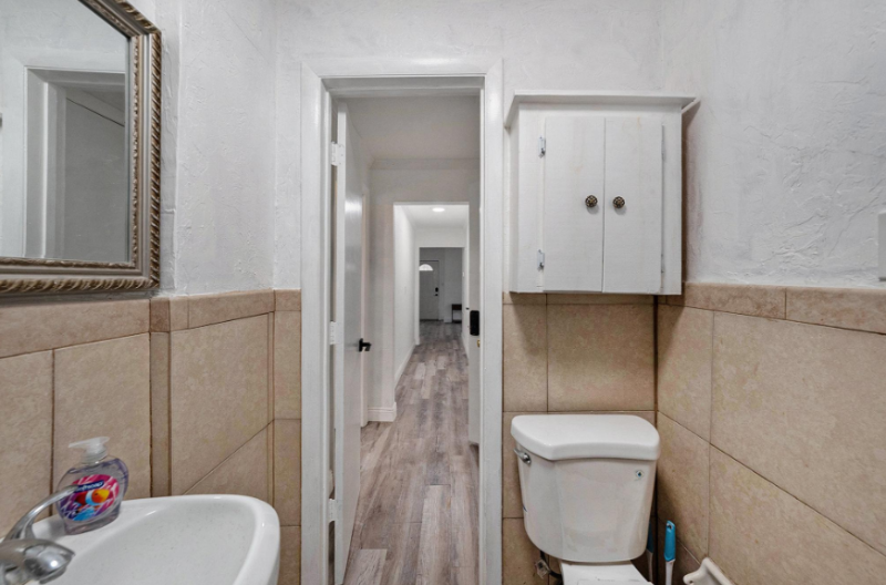 3216 71st Ave N - Photo 2 of 4