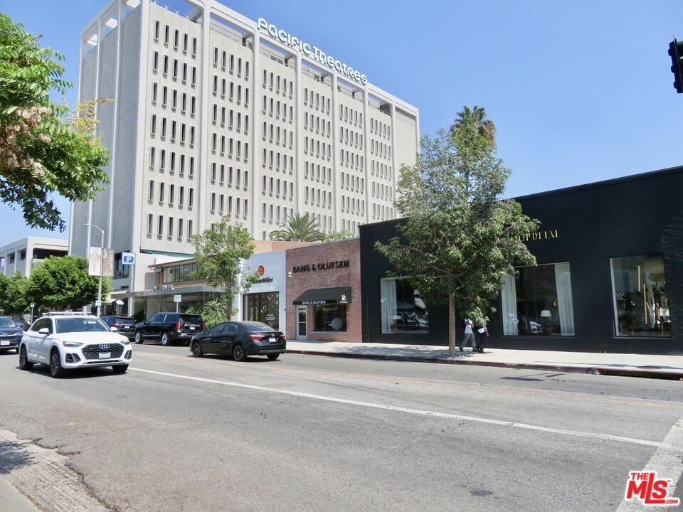 8861 Alden Dr #8861-1 - Photo 6 of 17