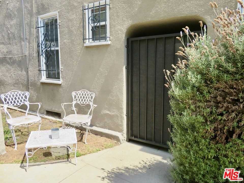 8861 Alden Dr #8861-1 - Photo 7 of 17