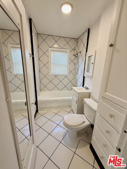 3881 S Gramercy Pl #3881 - Photo 7 of 26