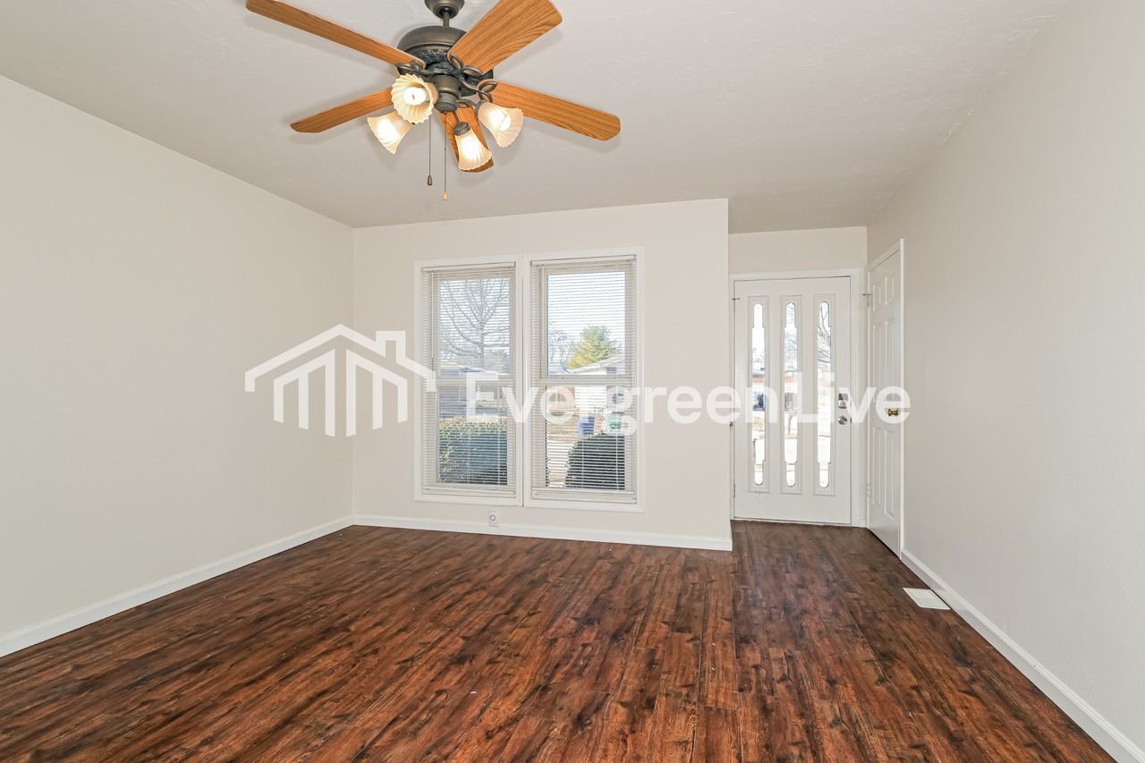 3080 Matlock Dr - Photo 4 of 15