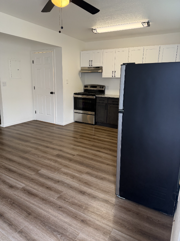 601 N Cameron Ave #6 - Photo 2 of 6