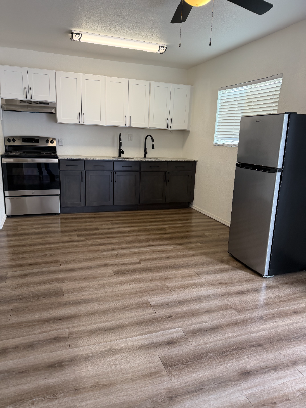 601 N Cameron Ave #6 - Photo 3 of 6