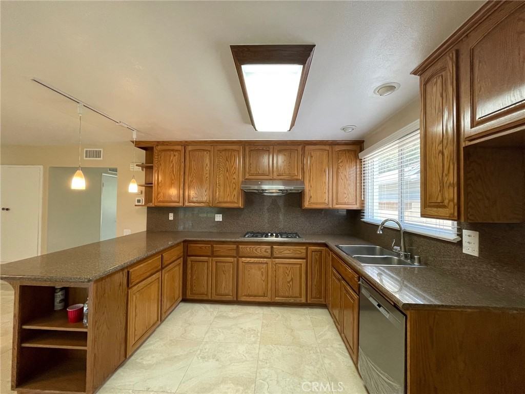 23370 Schoolcraft St #23370 - Photo 6 of 34