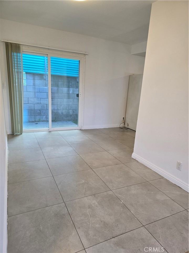 500 Everett Ave #500D