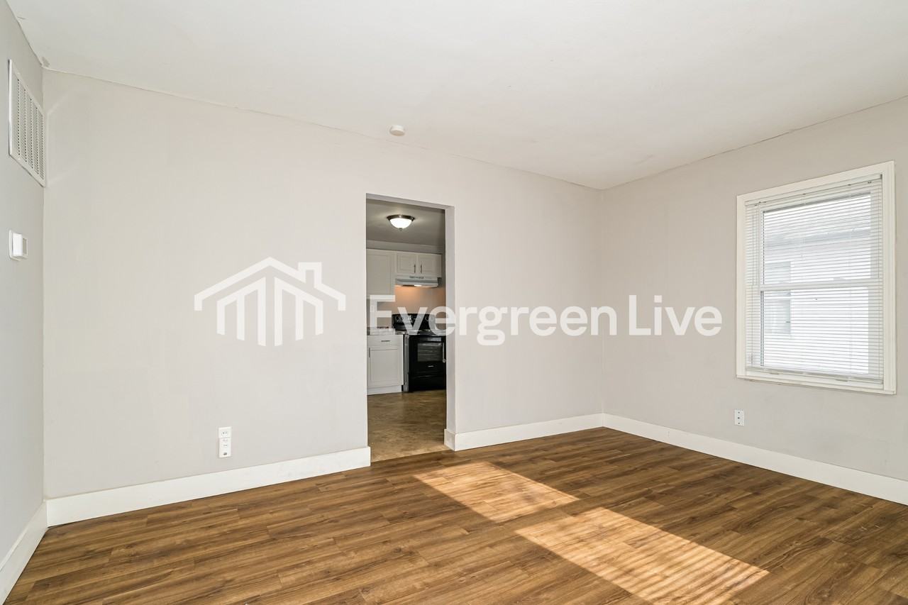 215 Ryan Ave - Photo 3 of 15