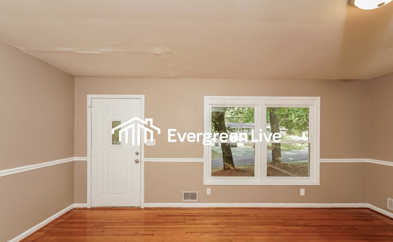 417 Westwood Ave - Photo 3 of 15