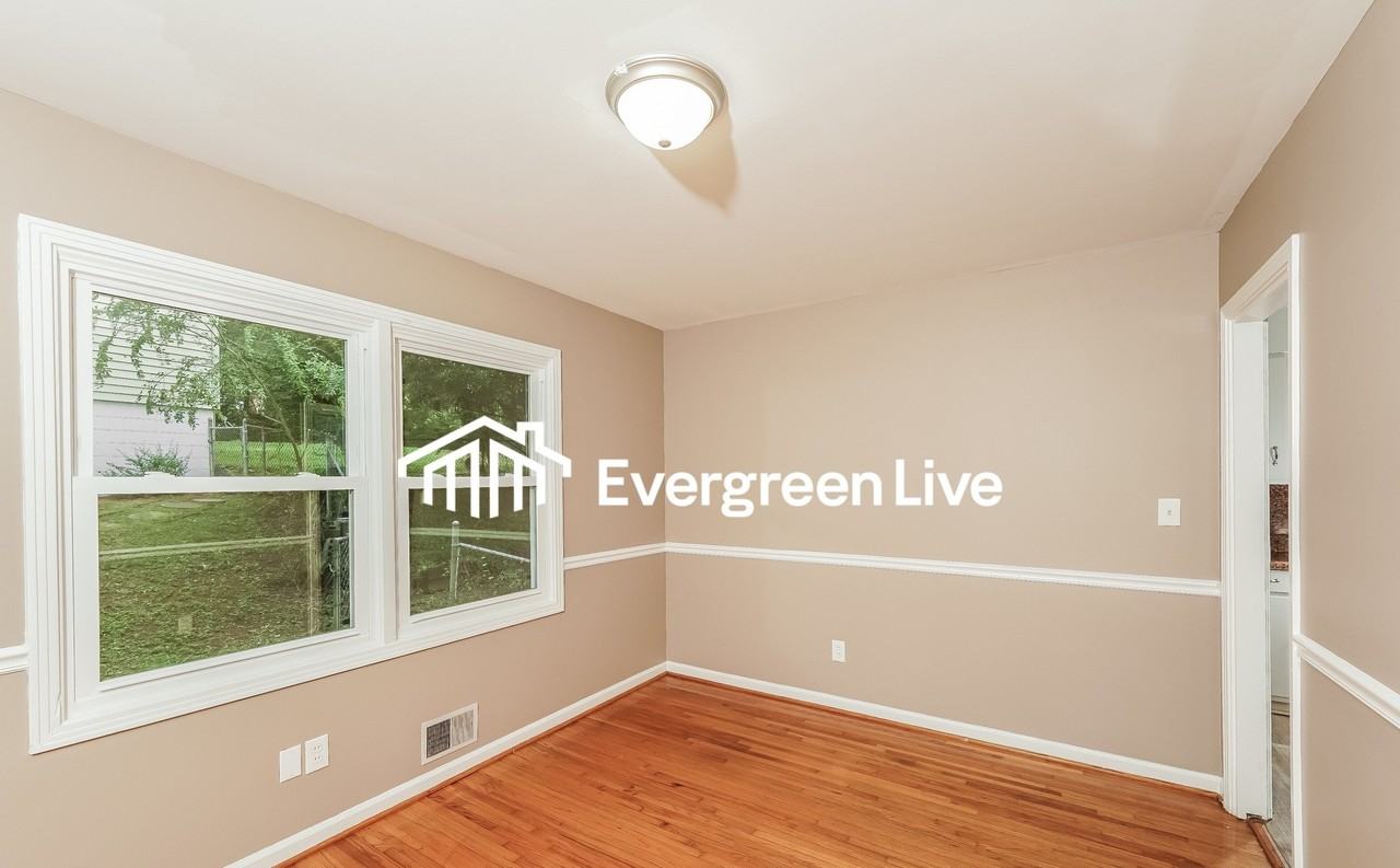 417 Westwood Ave - Photo 4 of 15