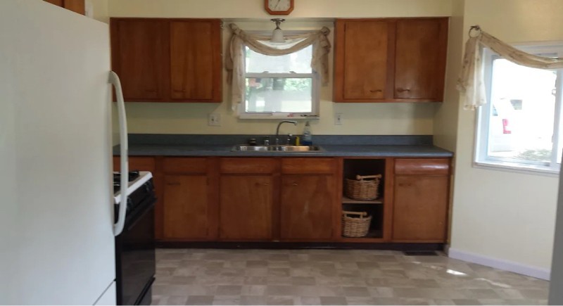 1441 N Genoa Clay Center Rd - Photo 3 of 8