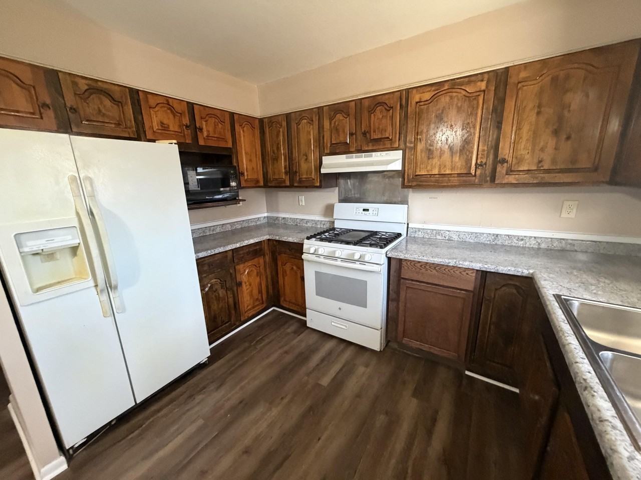 1505 Valleyview Ave - Photo 4 of 31