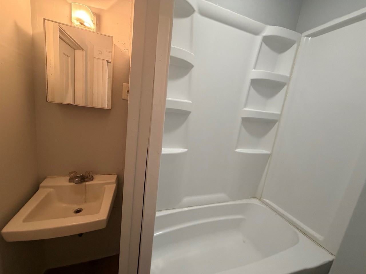 1137 N Walnut St Apt 4 - Photo 4 of 7