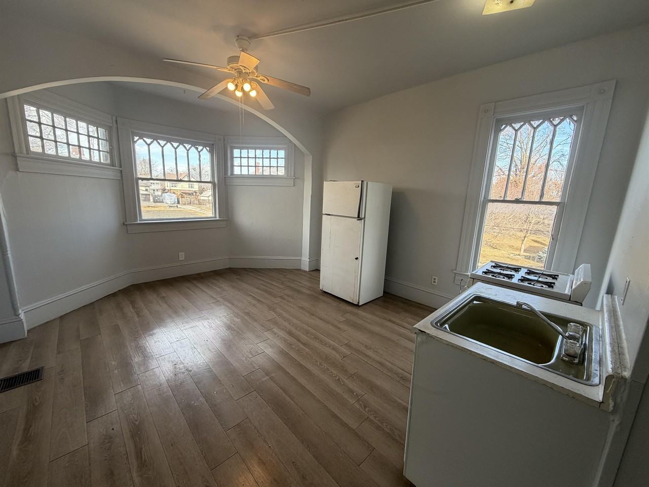 1137 N Walnut St Apt 4 - Photo 5 of 7